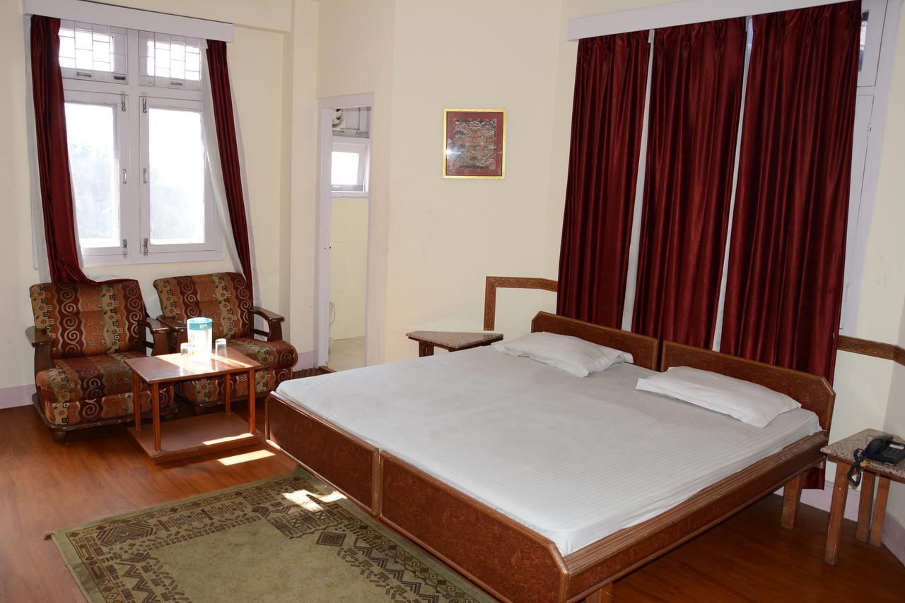 Hotel Basant シムラー エクステリア 写真
